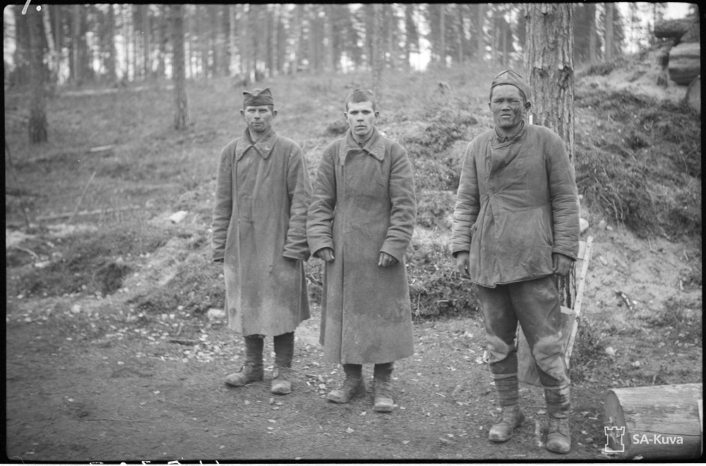SA-Kuva // Взяты в плен в бою 10.10, вероятно киргизы, Рукаярви, 10.10.1942.